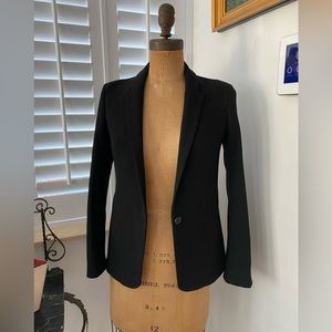 SALE!!! 🚨 Black jacket.